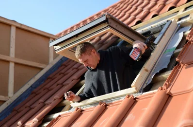Pose de fenêtres de toit Velux à Esparros